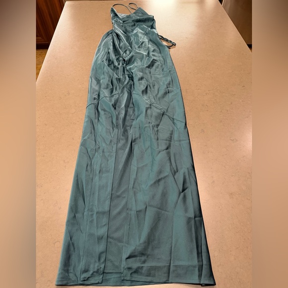 NWT BABYBOO MISHA MAXI DRESS - EMERALD Sz: M - Picture 7 of 15